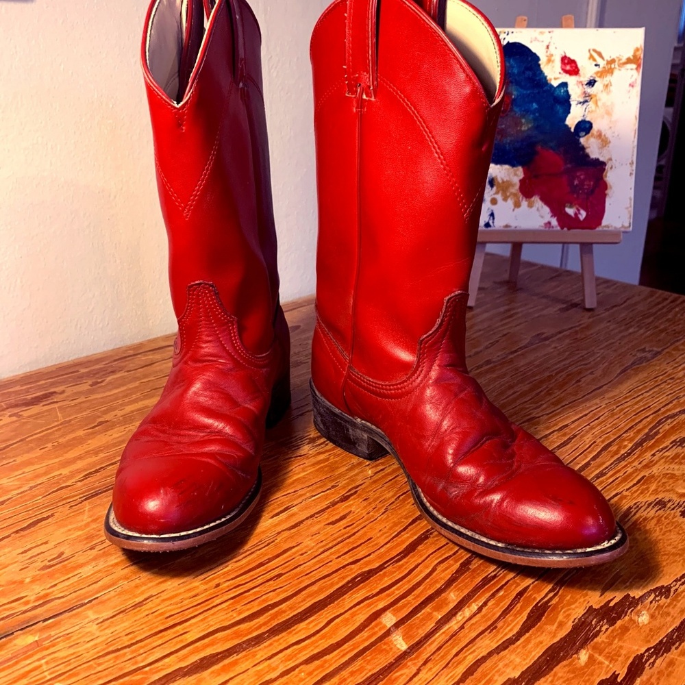 SEXY RED COWBOY BOOTS aka Shit Kickers size W 7